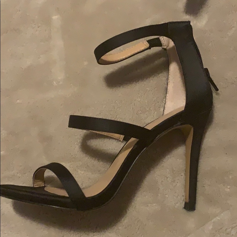 EXPRESS satin smooth heels size 6 used not new